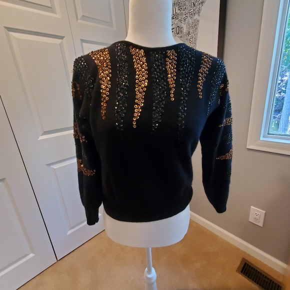 Gorgeous VINTAGE 80S Black Sequined Sweater Size 6 Gold Silver Sequins - Picture 2 of 6